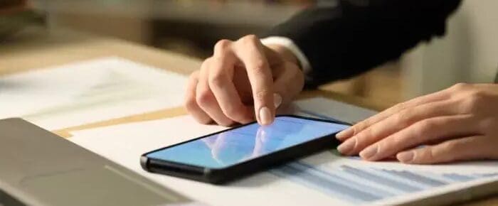 La Firma Digitale Istantanea ti consente di firmare un documento digitale “al volo” a piena validità legale. La attivi tramite SPID o Carta di Identità elettronica in pochi minuti ed è subito pronta, senza la necessità di installare niente. Ogni Firma Remota Istantanea vale per 1 utilizzo.